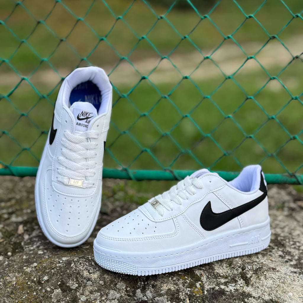 Air Force 1 Low Alb/Negru
