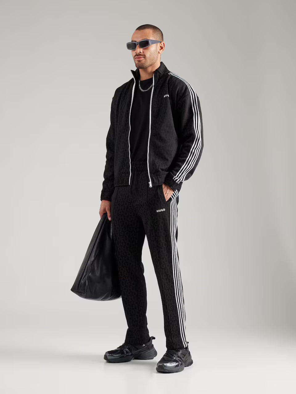 Trening 'Doduck/Don'HUGO pe Negru