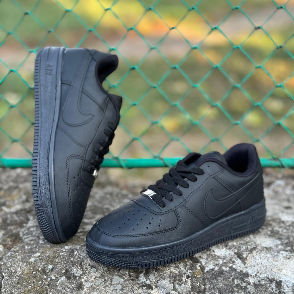 AF1 Low Negru