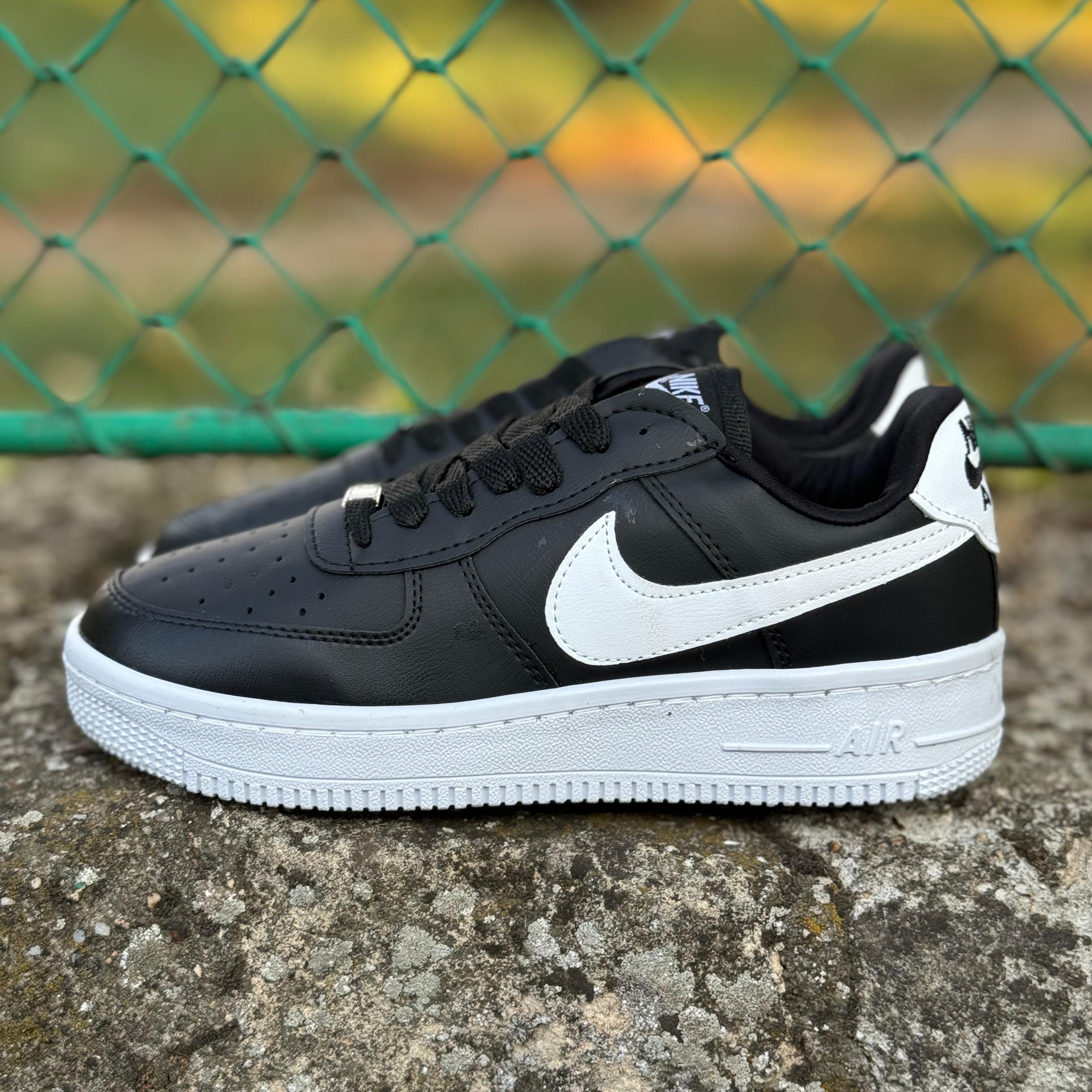 AF1 Low Negru-Alb