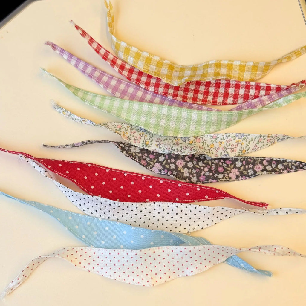 Labubu's fourth generation clothing, Labubu 4.0 doll clothing, mini doll clothing, changing bibs and drool towels.