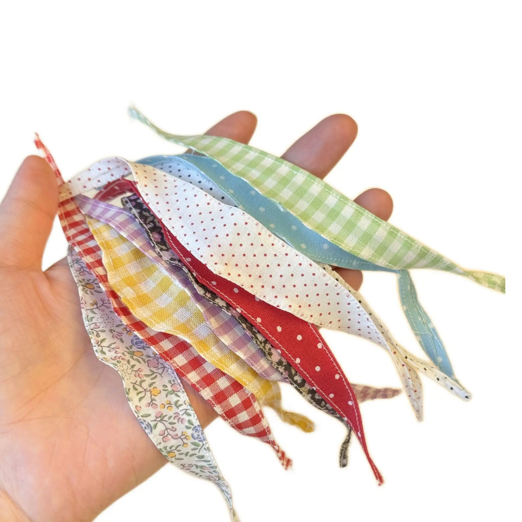 Labubu's fourth generation clothing, Labubu 4.0 doll clothing, mini doll clothing, changing bibs and drool towels.