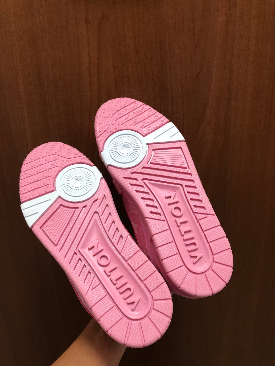 Luis Vuitton Roz Aly